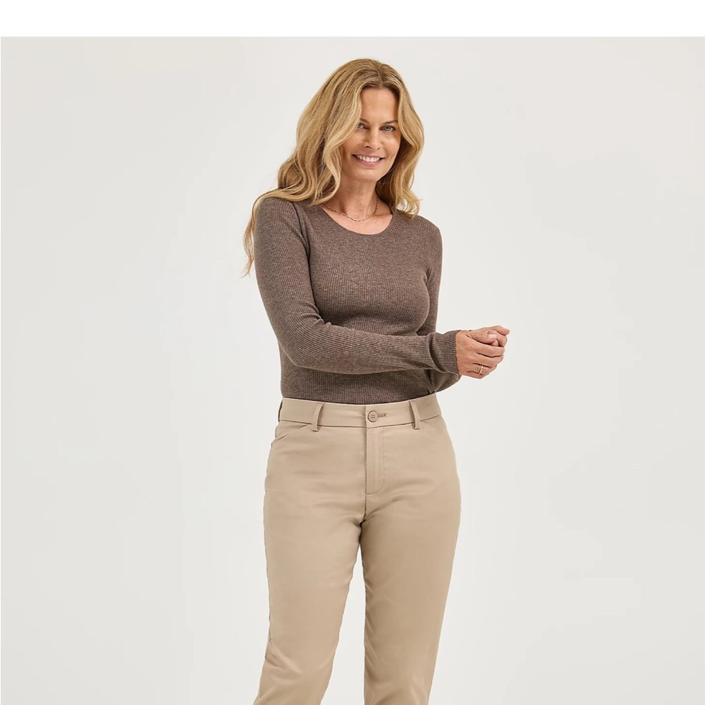 New with tags Lee Khaki size 8 straight leg